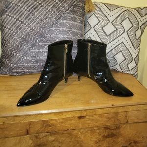 Taryn Rose Nora Black Patent Leather Bootie Size 10 Slightly Worn
